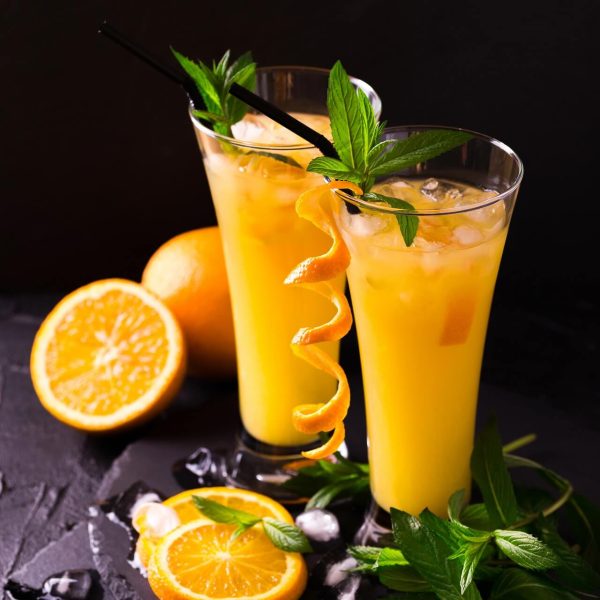 drink z sokiem pomarańczowym i wódką