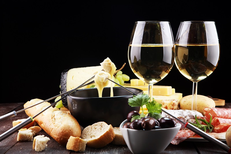 Przepis na serowe fondue z winem