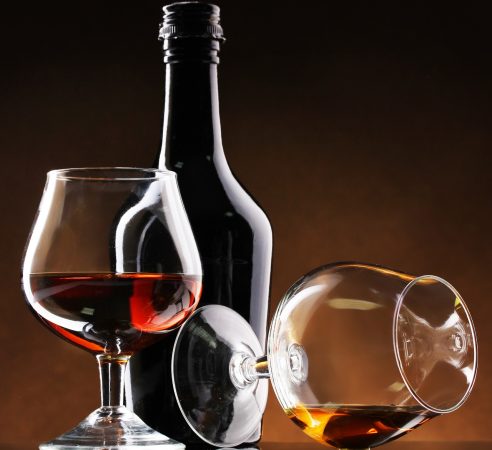 czym się różni brandy od koniaku?