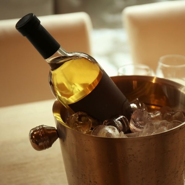 W jakiej temperaturze serwować wino