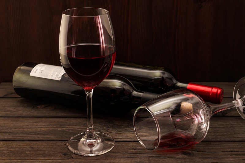 czerwone wino - czy należy je schłodzić?