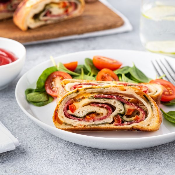 Stromboli - zwijana włoska pizza