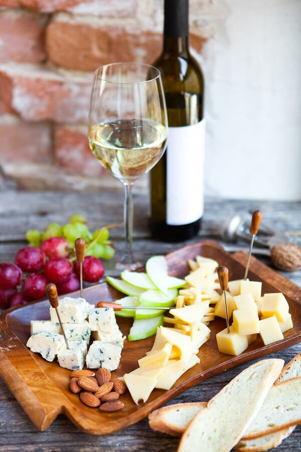 wino i ser - jak wybierać wino do sera