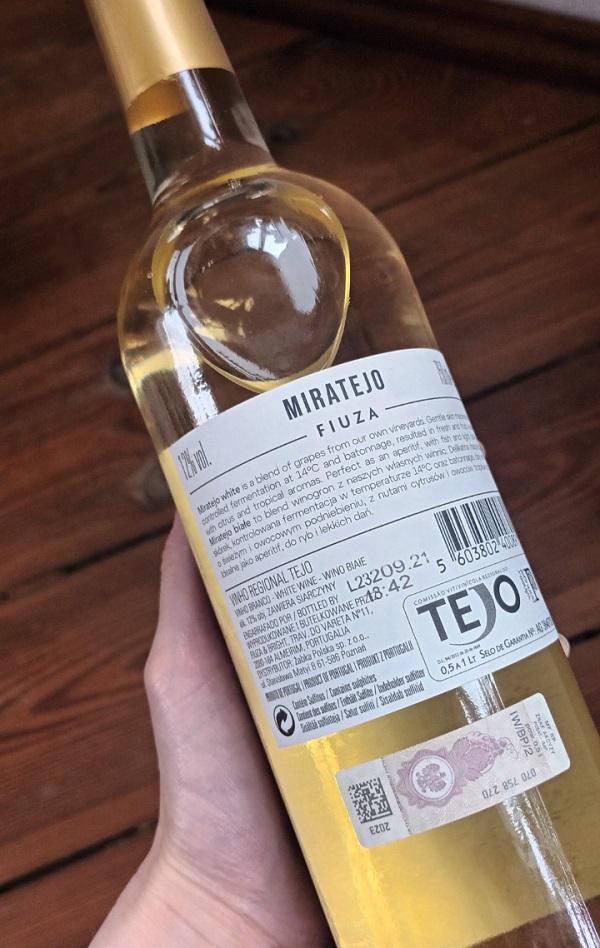 Tejo Miratejo Branco – białe wino z Żabki. Test. Recenzja.