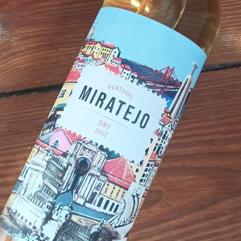 Tejo Miratejo Branco – białe wino z Żabki. Test. Recenzja