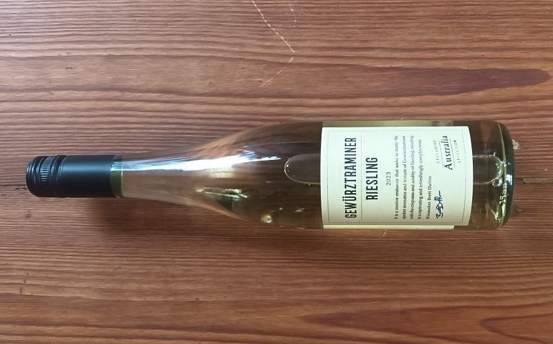 Wino z Biedronki. Australijski kupaż Gewürztraminer/Riesling