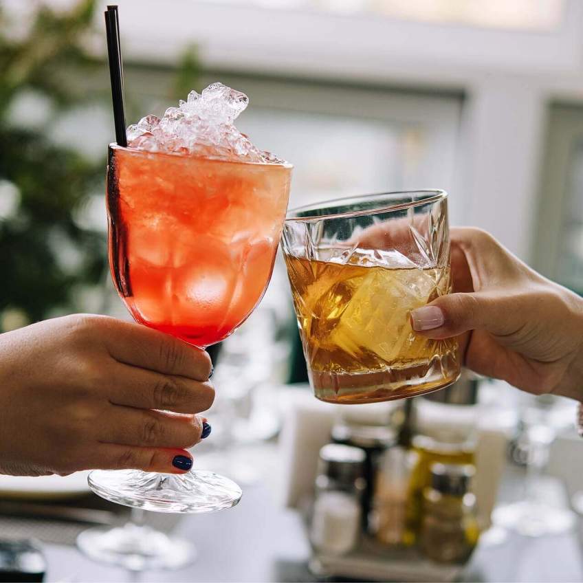 Czy warto mieszać whisky w drinkach?