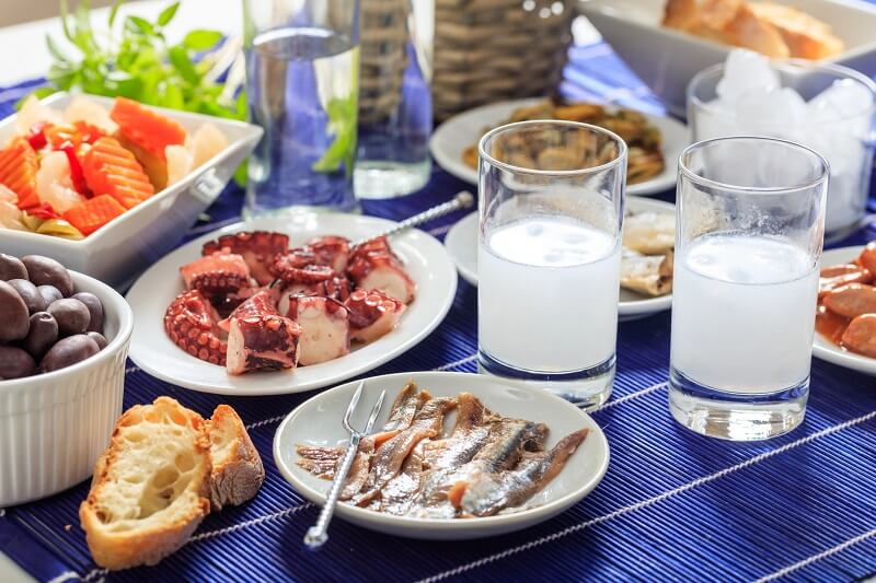 Przewodnik po ouzo