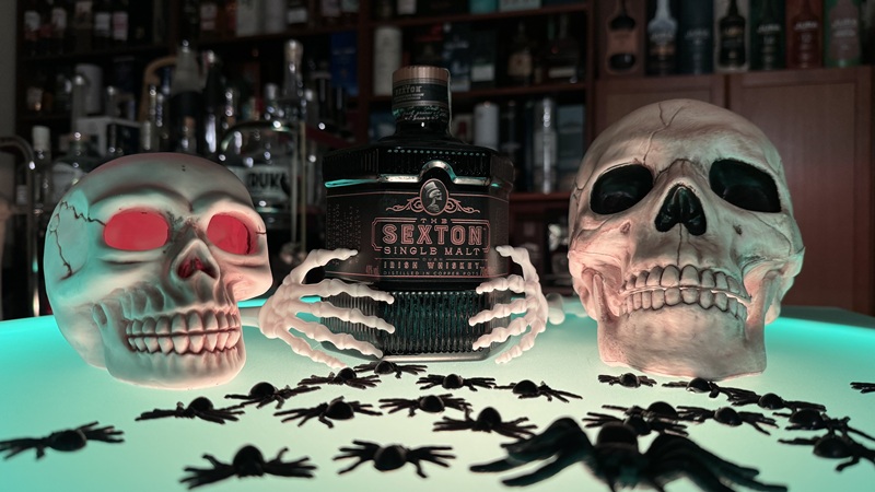 Ostre potrawy na Halloween - tequila Jose Cuervo, whiskey Sexton i rum Kraken.